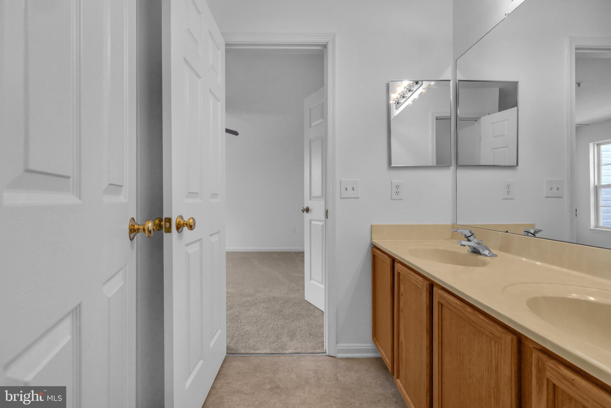 SEVEN OAKS - Residential