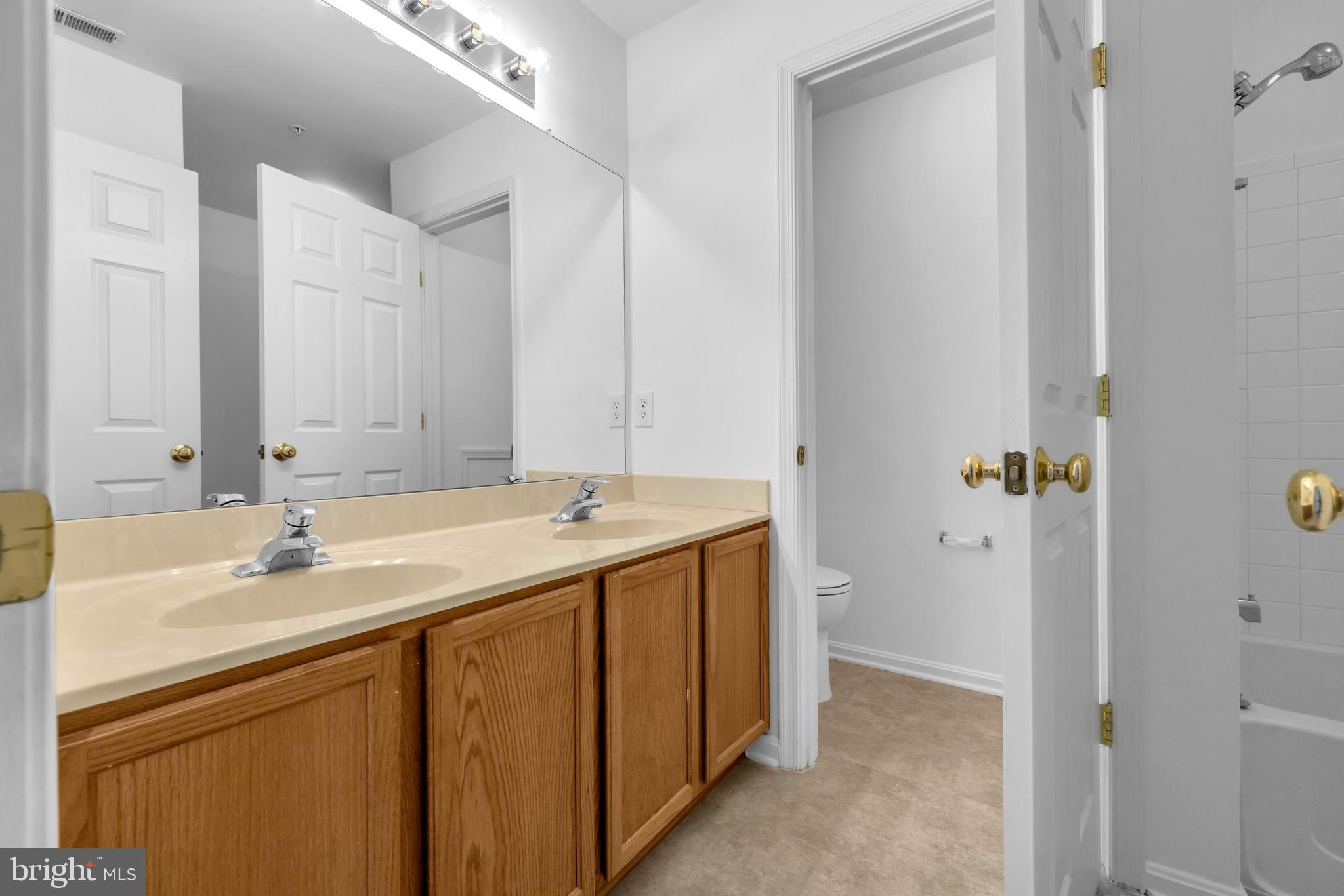 SEVEN OAKS - Residential