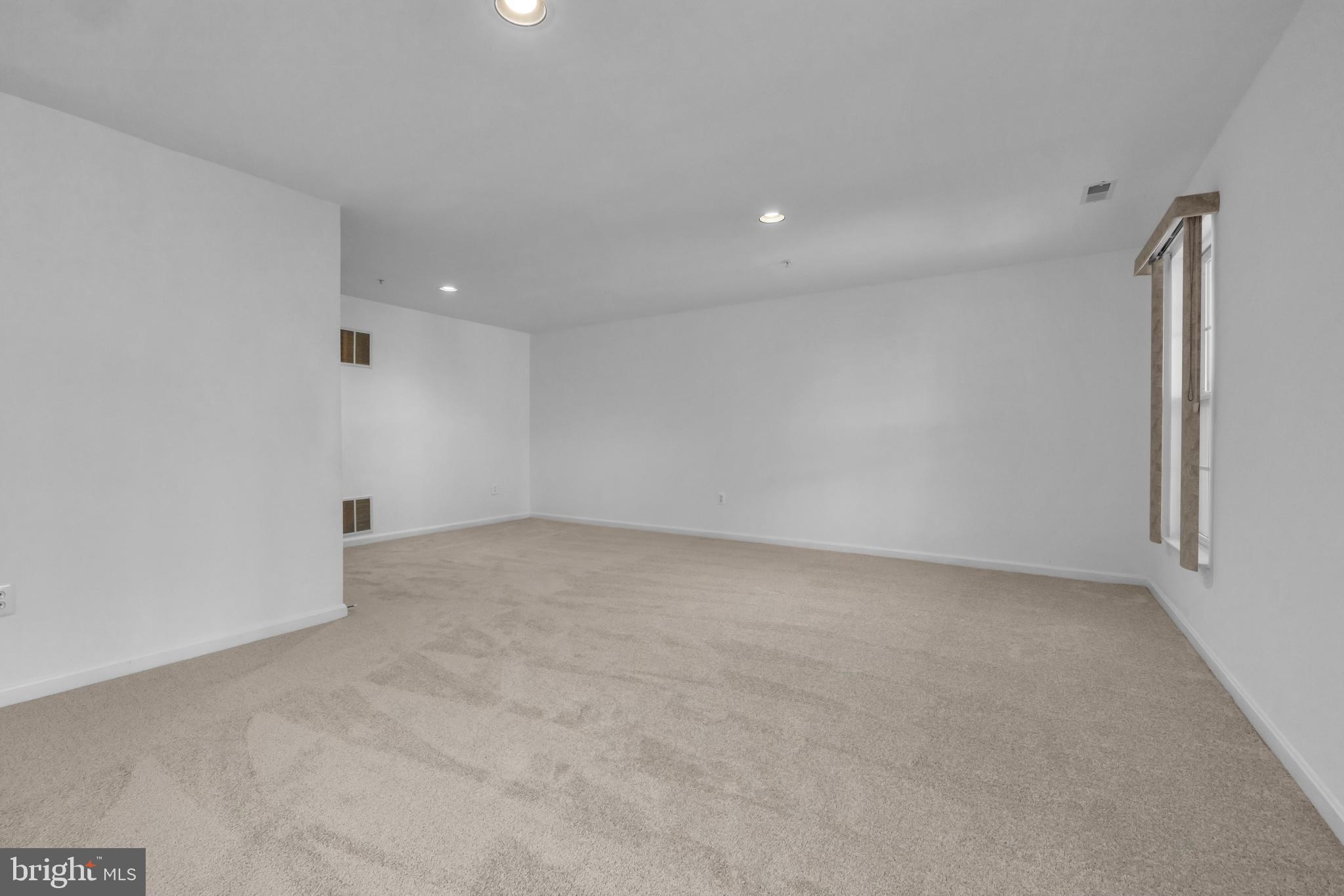 SEVEN OAKS - Residential