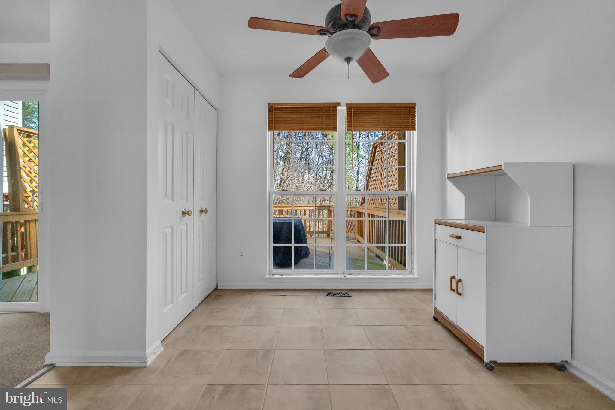 SEVEN OAKS - Residential