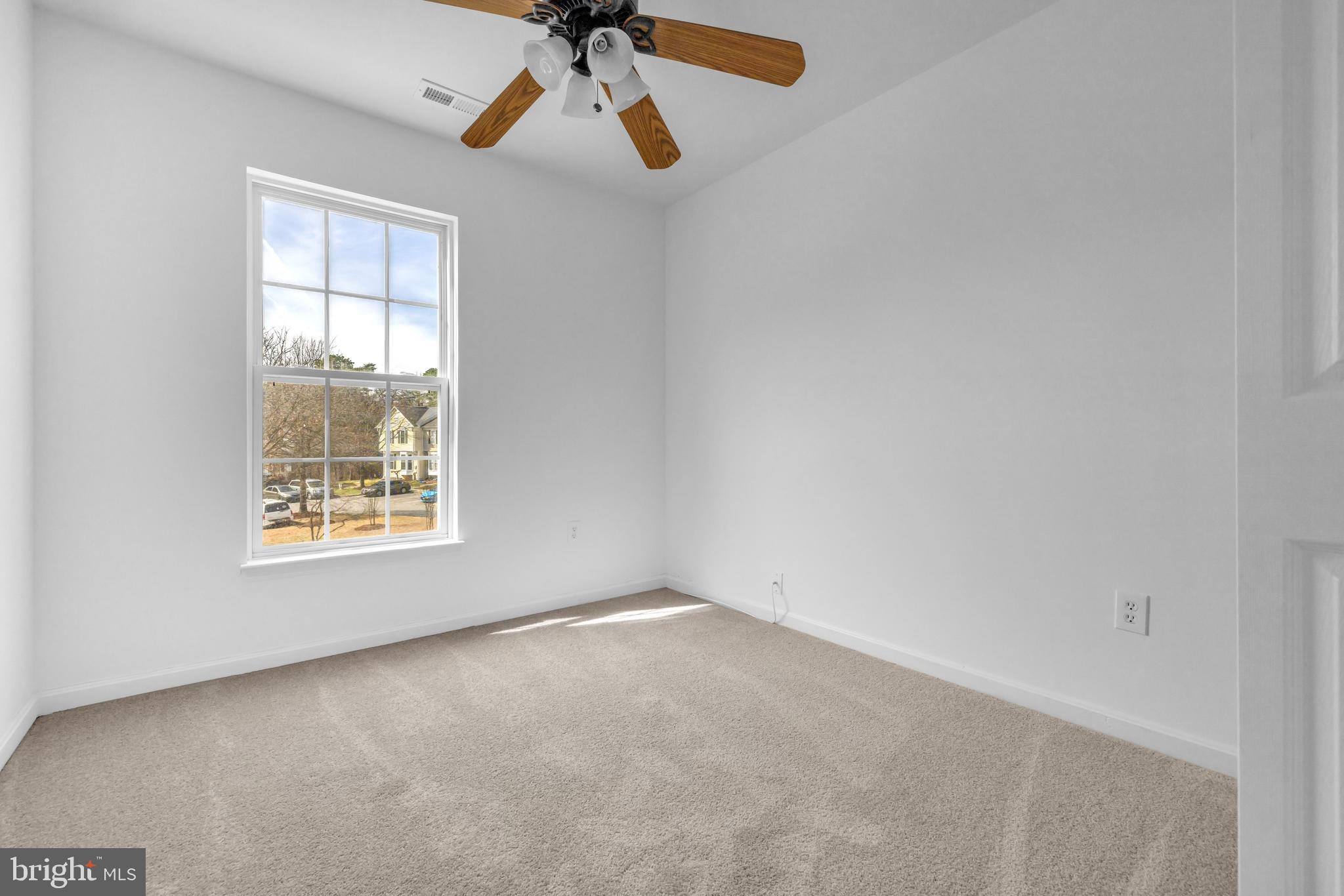 SEVEN OAKS - Residential