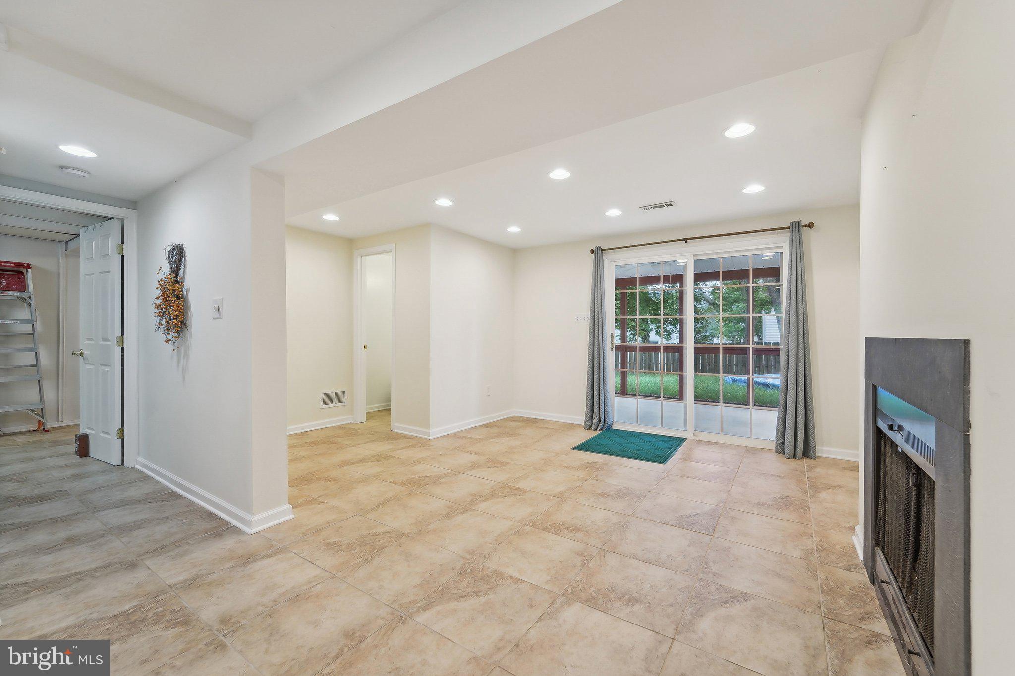 THE PROVINCES - Residential