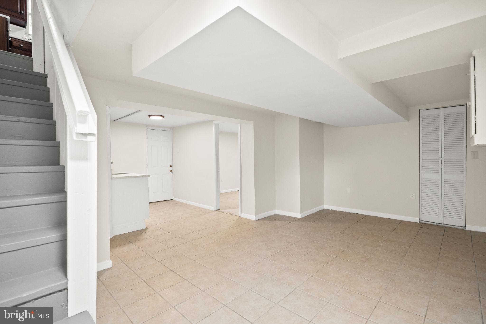 CAROLE HIGHLANDS - Residential