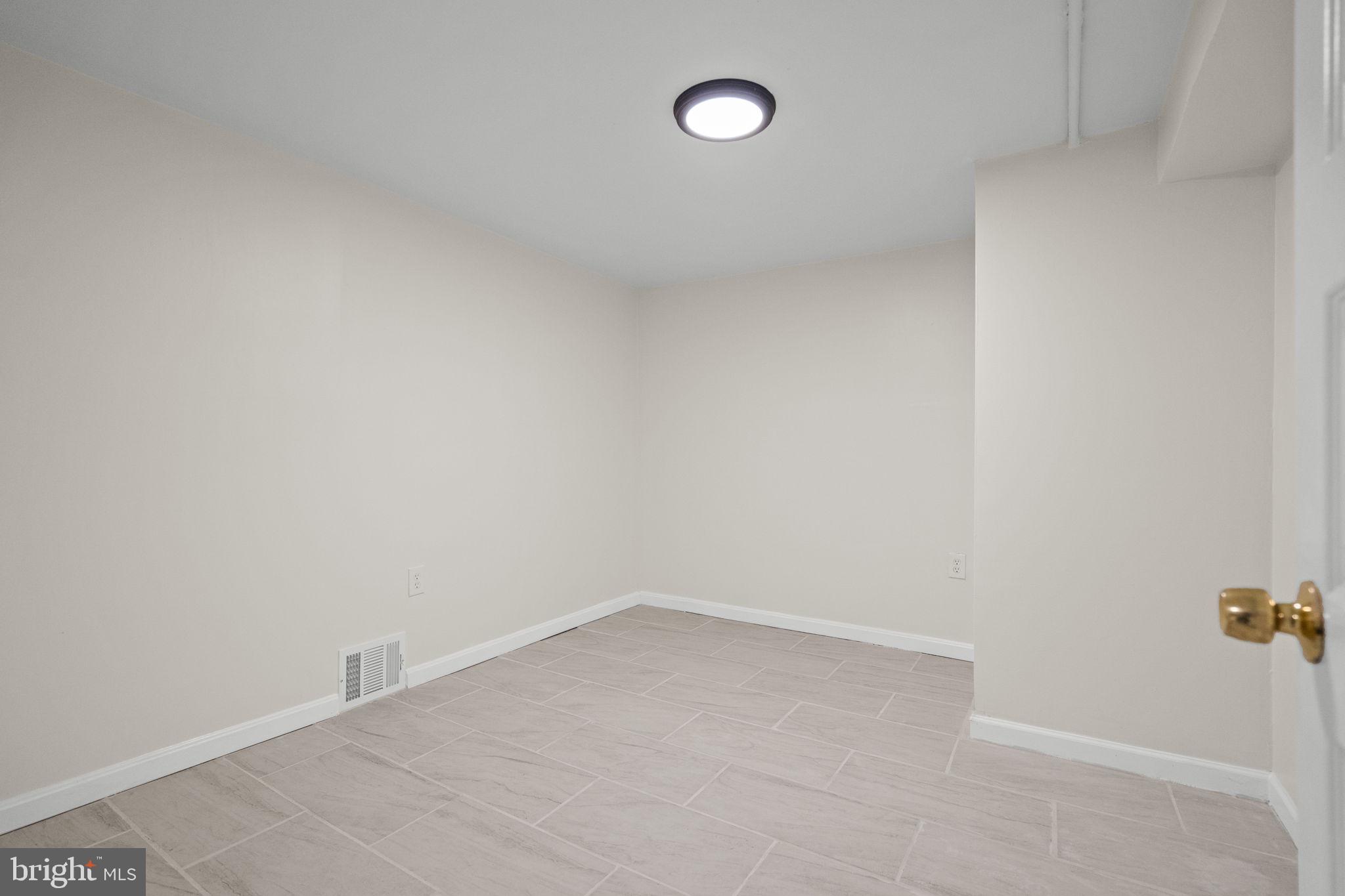 CAROLE HIGHLANDS - Residential