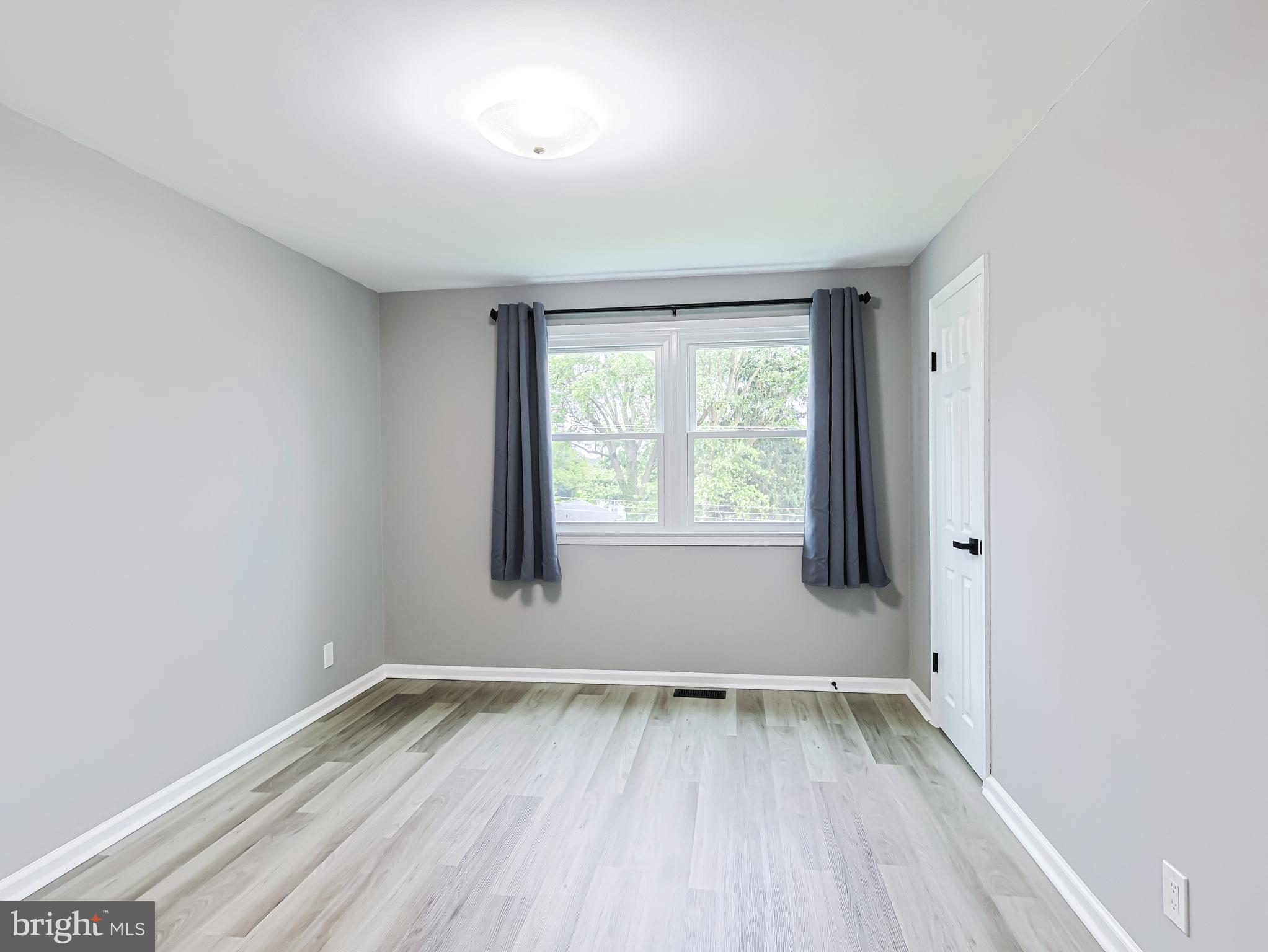 MEADOWBROOK - Residential