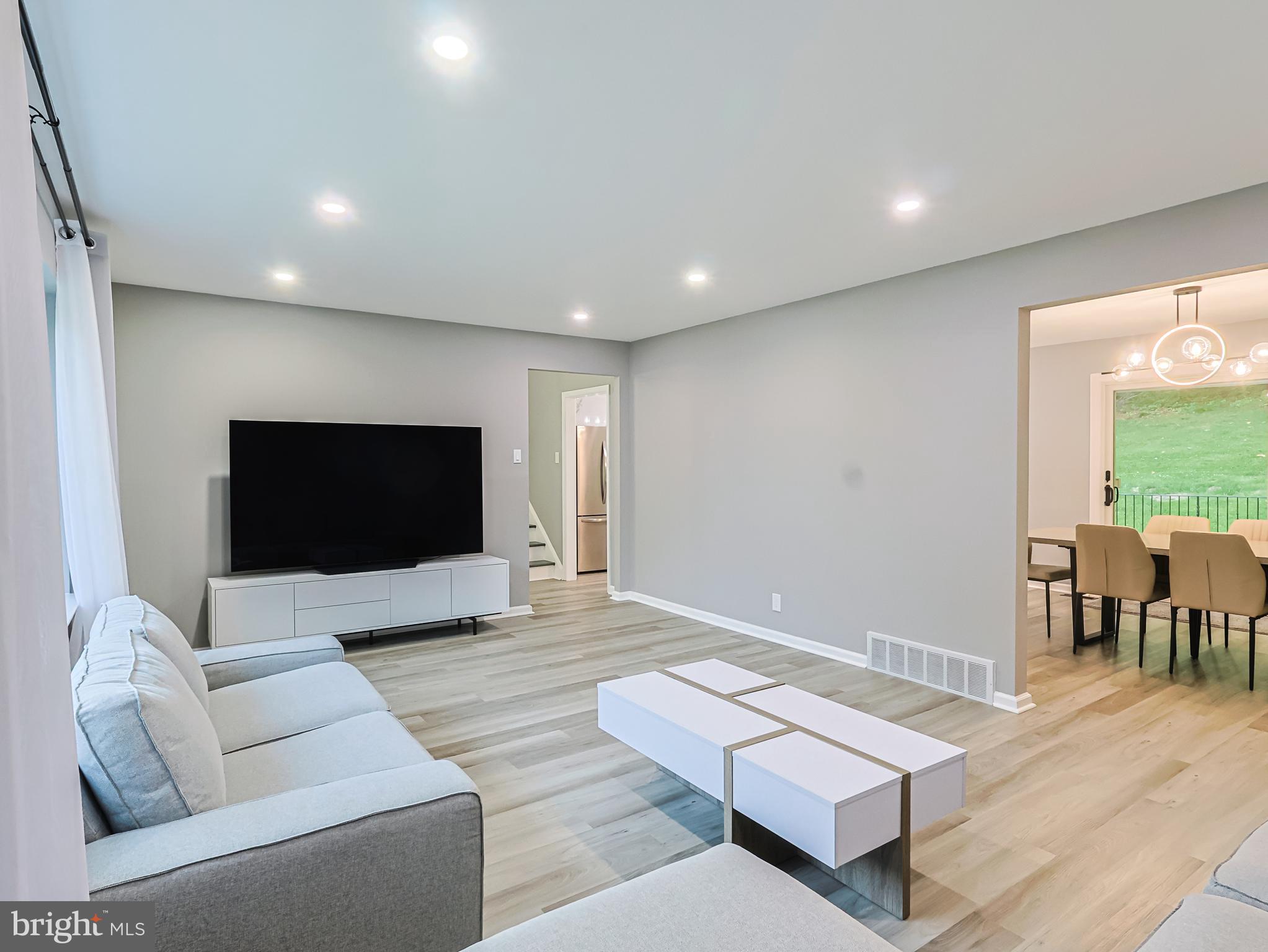 MEADOWBROOK - Residential