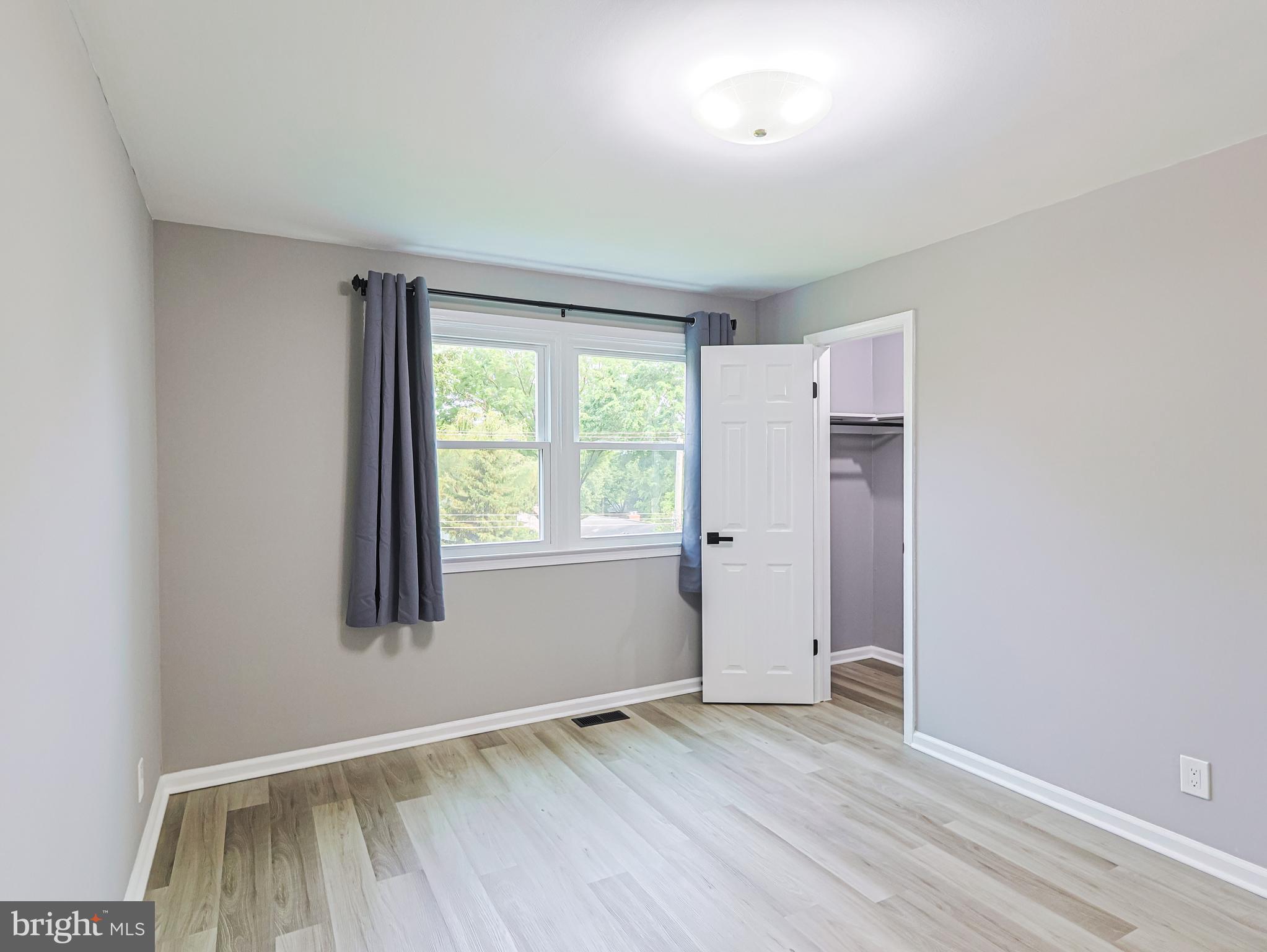 MEADOWBROOK - Residential