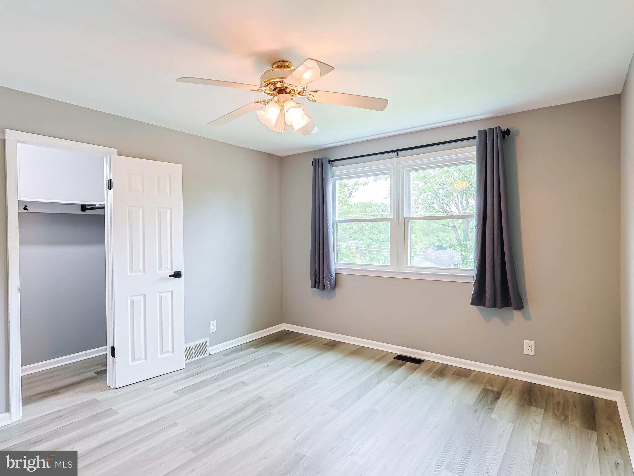 MEADOWBROOK - Residential