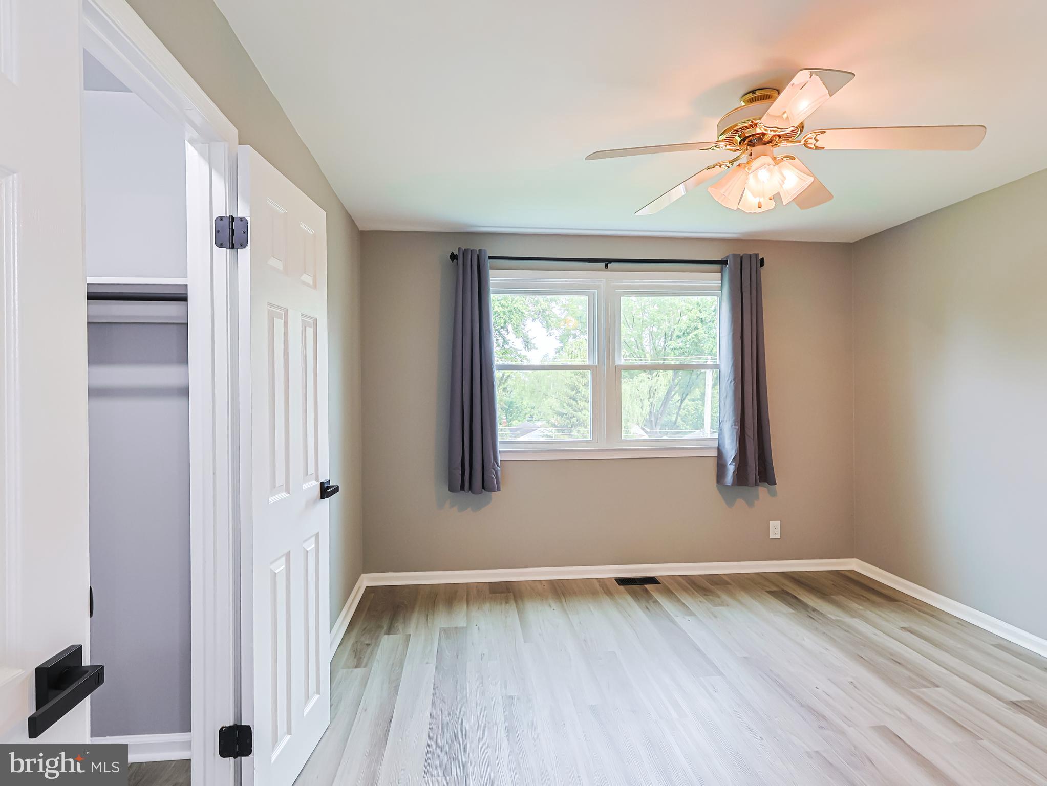 MEADOWBROOK - Residential