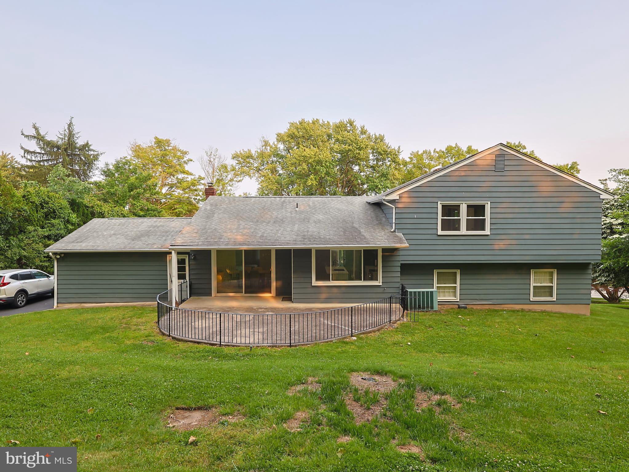 MEADOWBROOK - Residential