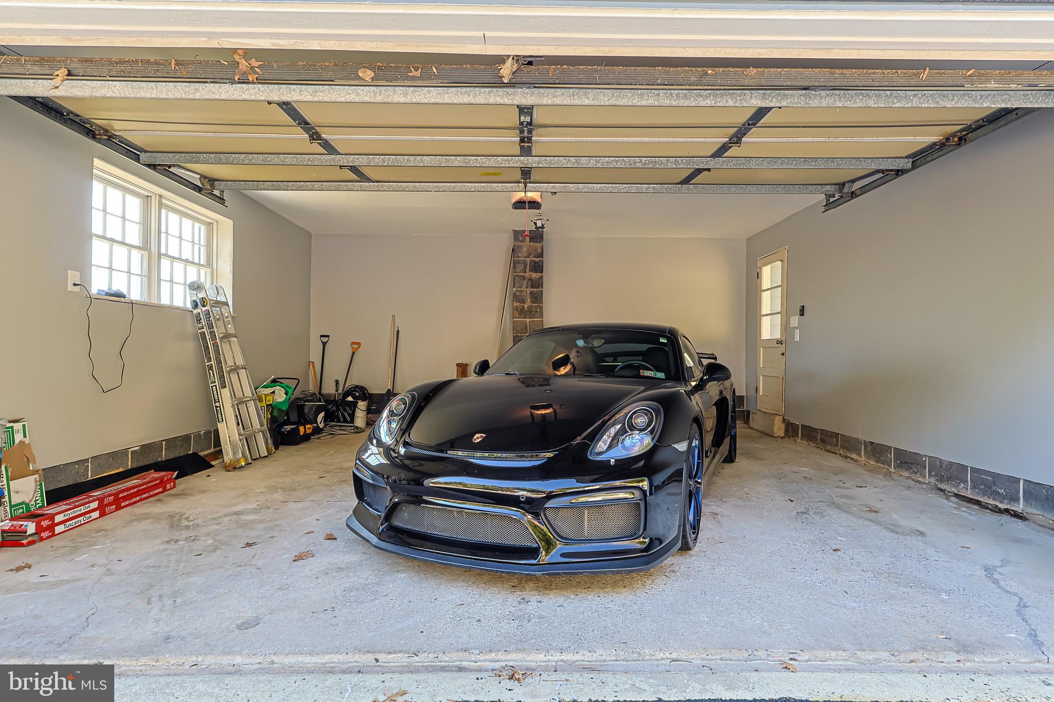 MEADOWBROOK - Residential