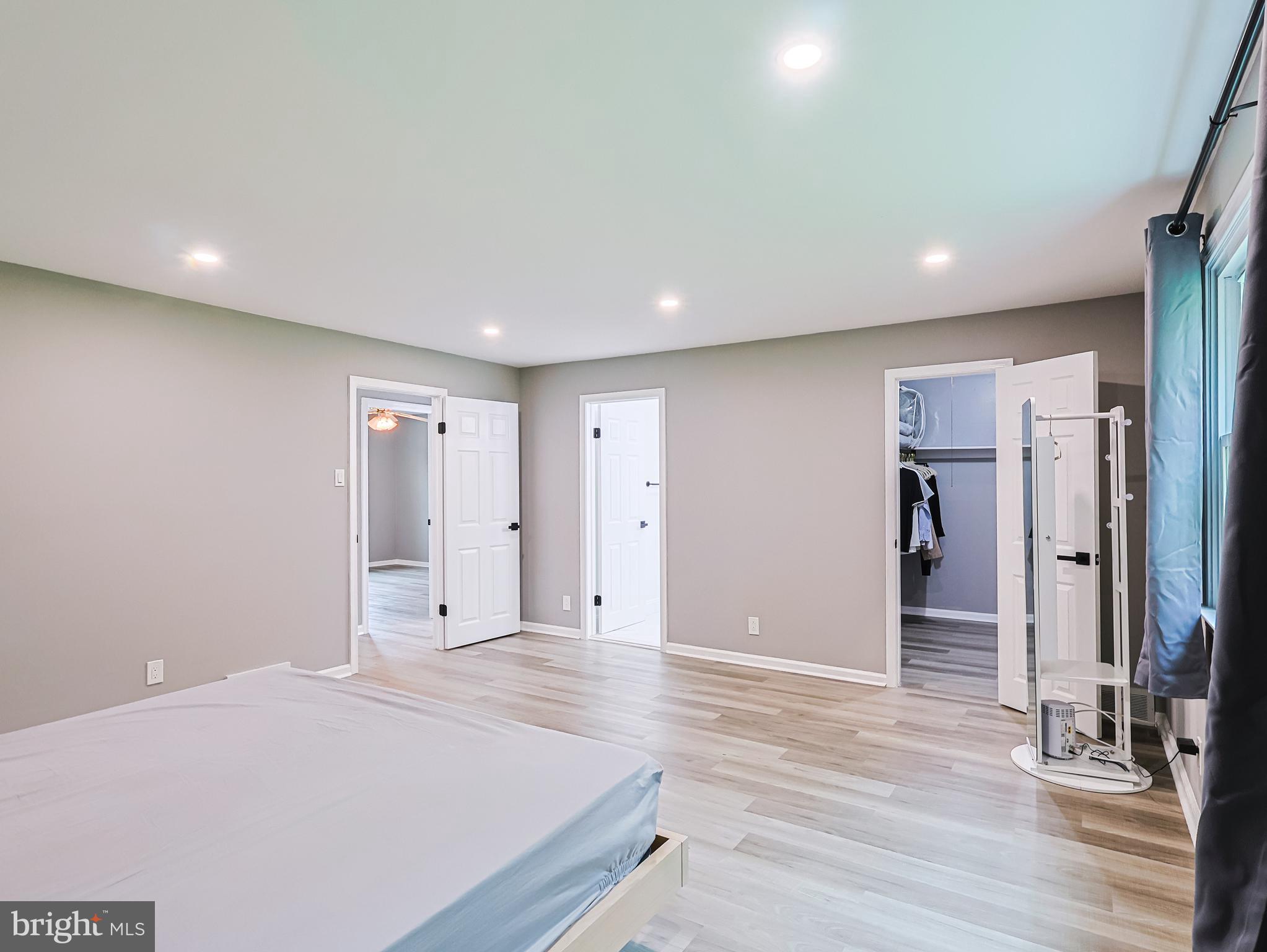 MEADOWBROOK - Residential