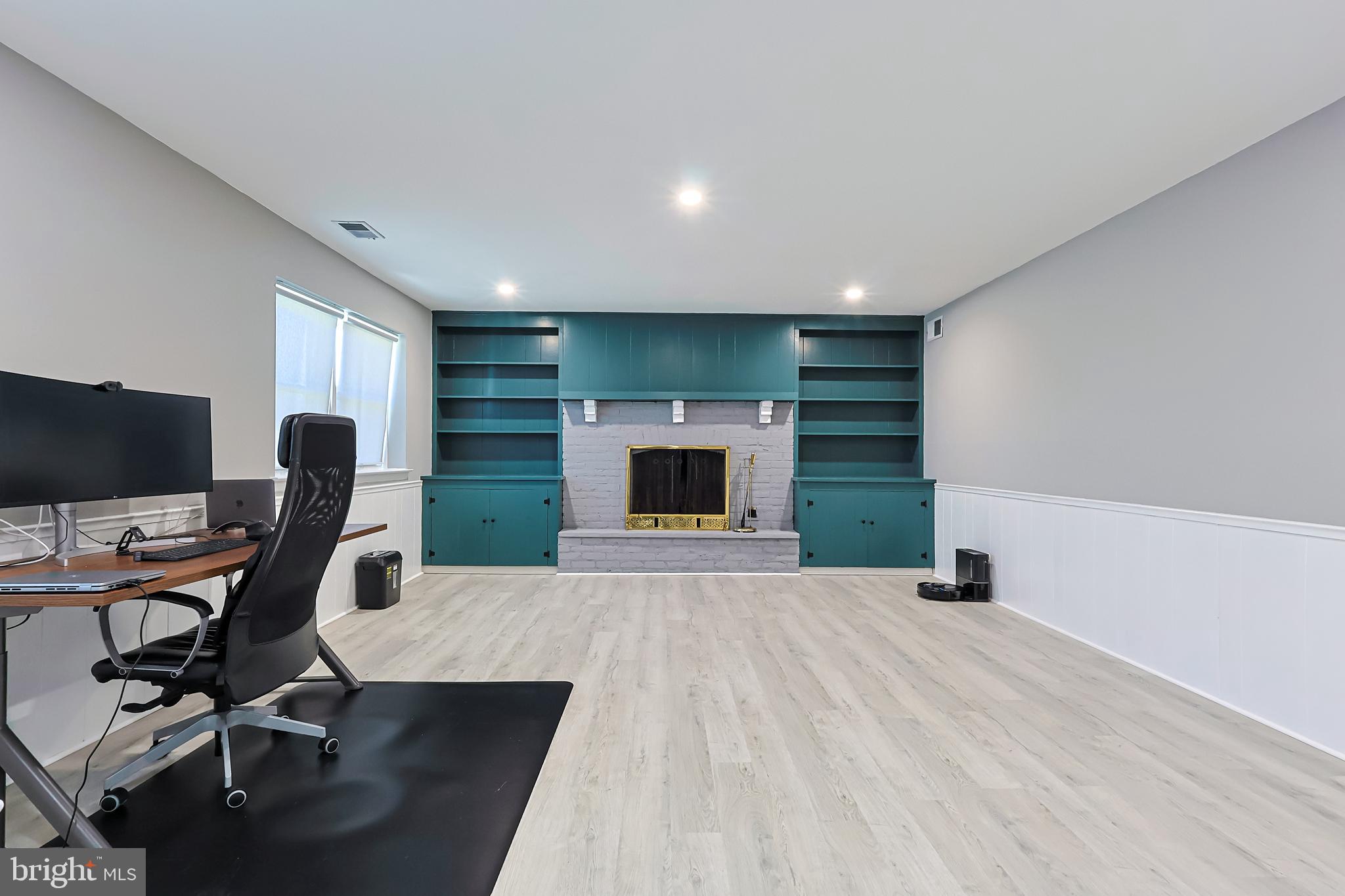 MEADOWBROOK - Residential