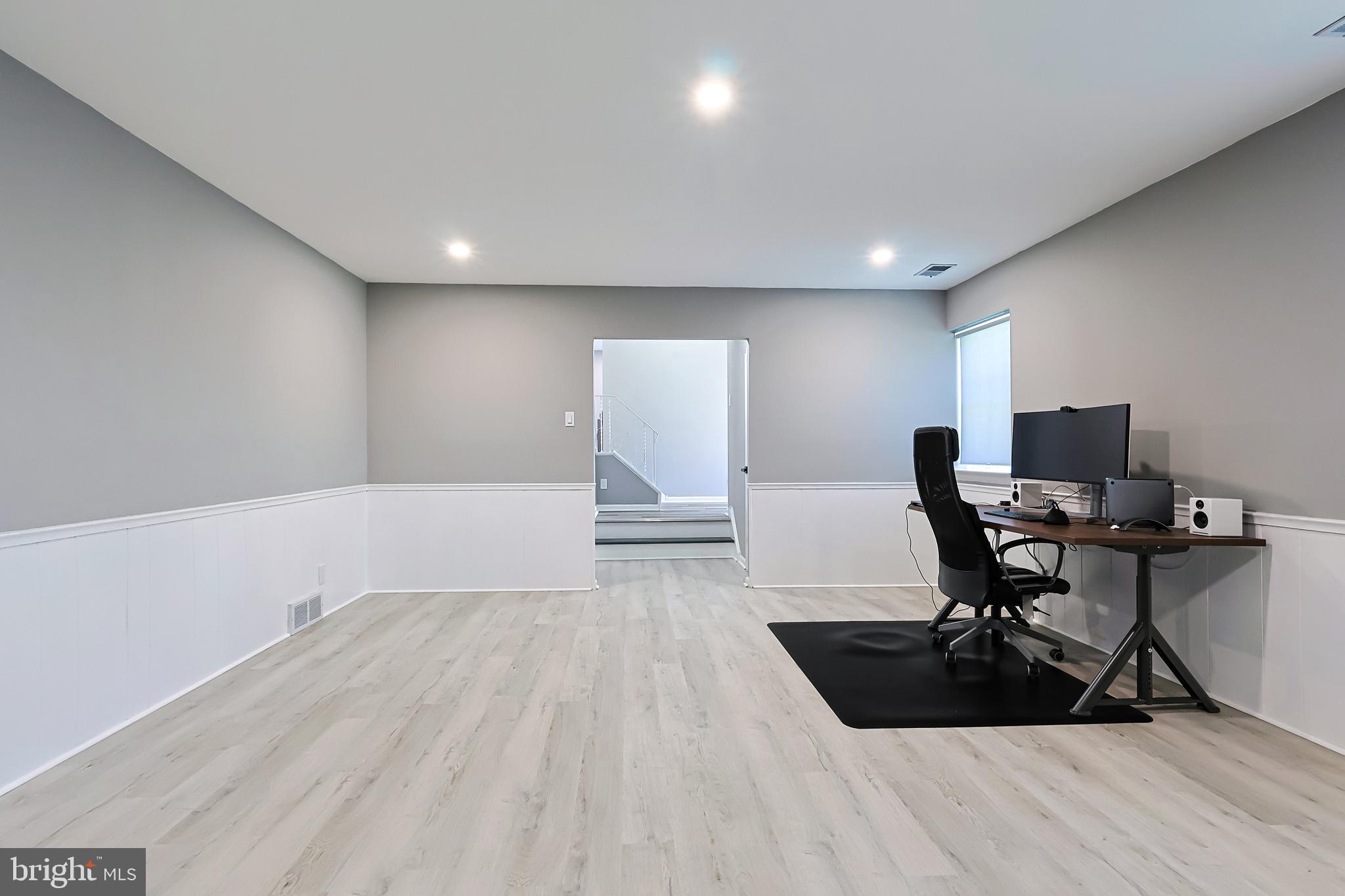 MEADOWBROOK - Residential