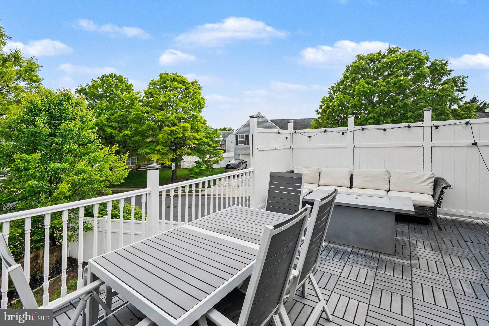SENECA HARBOR - Residential