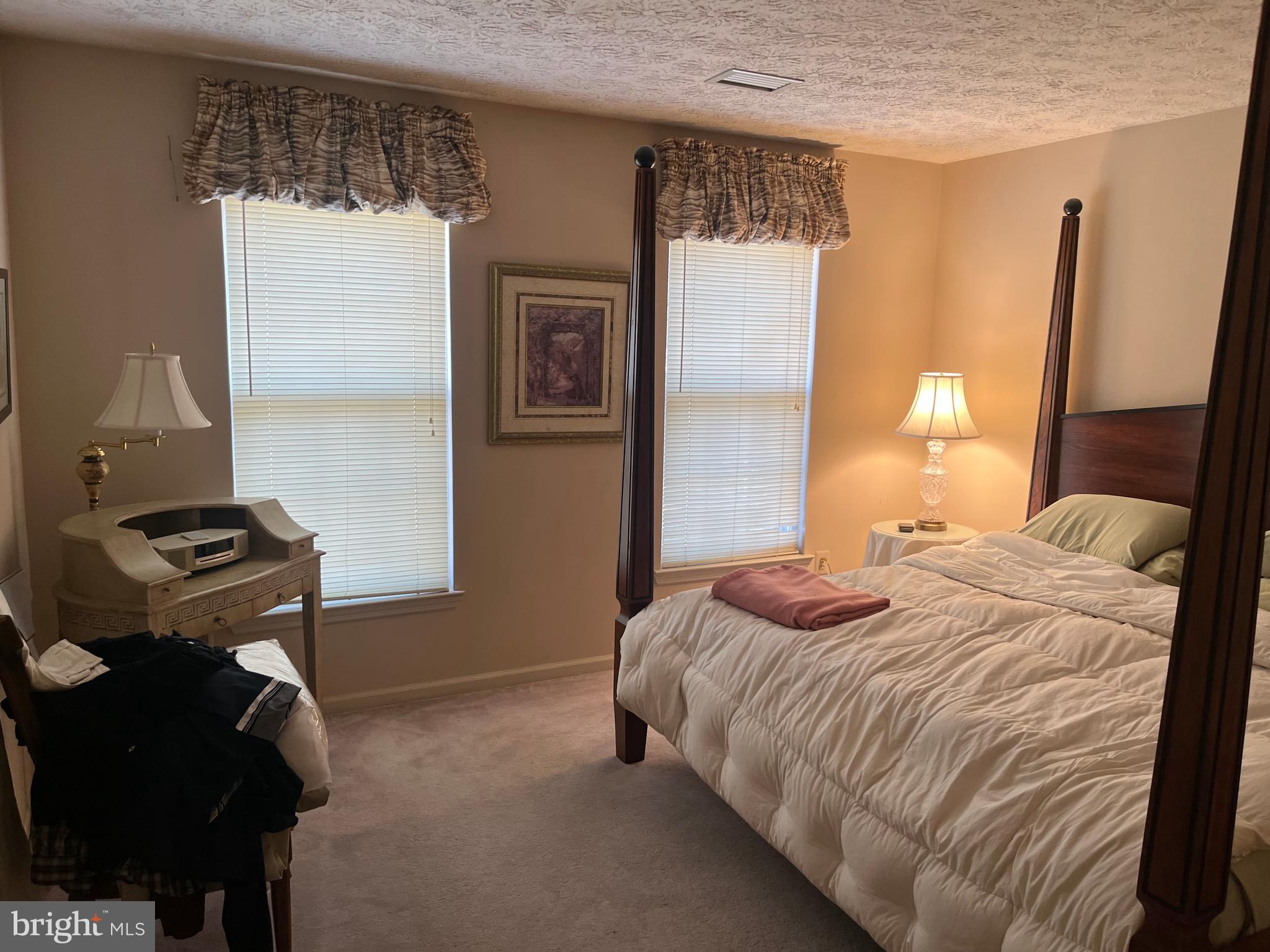 CROFTON WOODS - Residential