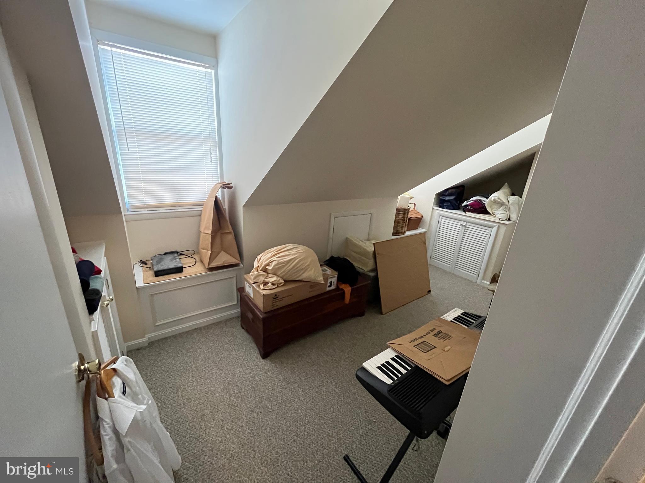 CROFTON WOODS - Residential