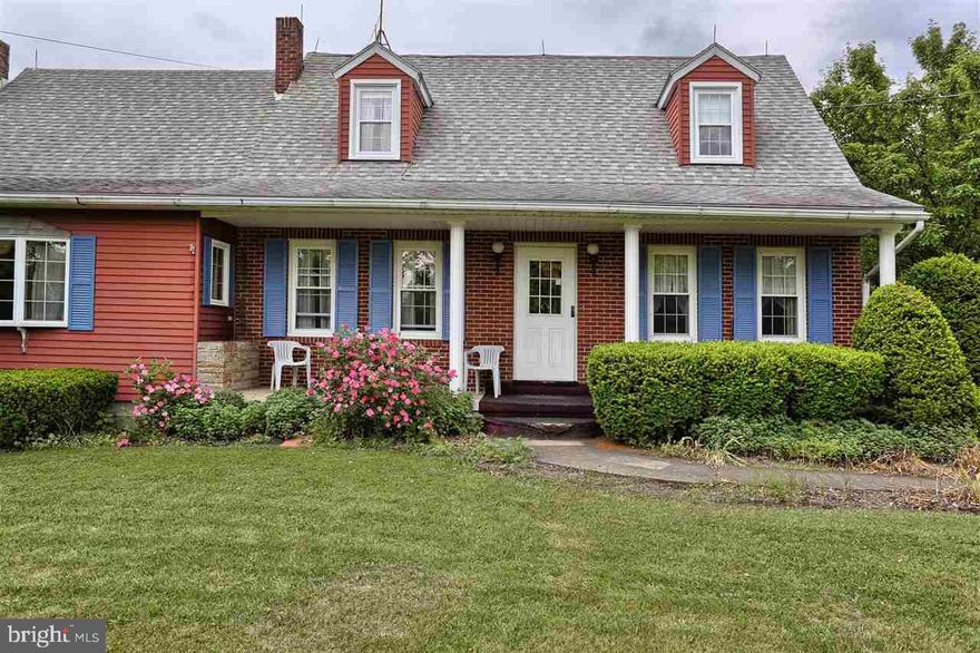 PRICE REDUCED ! What a sweet home in Greenwood SD, Juniata Co.  3-4 bedrooms 2 full baths. Laundry on main floor for added convenience.  A large dining room and a family room ready for all your gatherings.  A nice paved driveway, with a 2 car garage you can "drive thru".  Some nice outbuildings for all of your toys.  And the perfect little pond waiting for you to bring it back to life.  Almost 2,000 sq. ft. of home on 2.62 ac nestled in the village of Seven Stars.