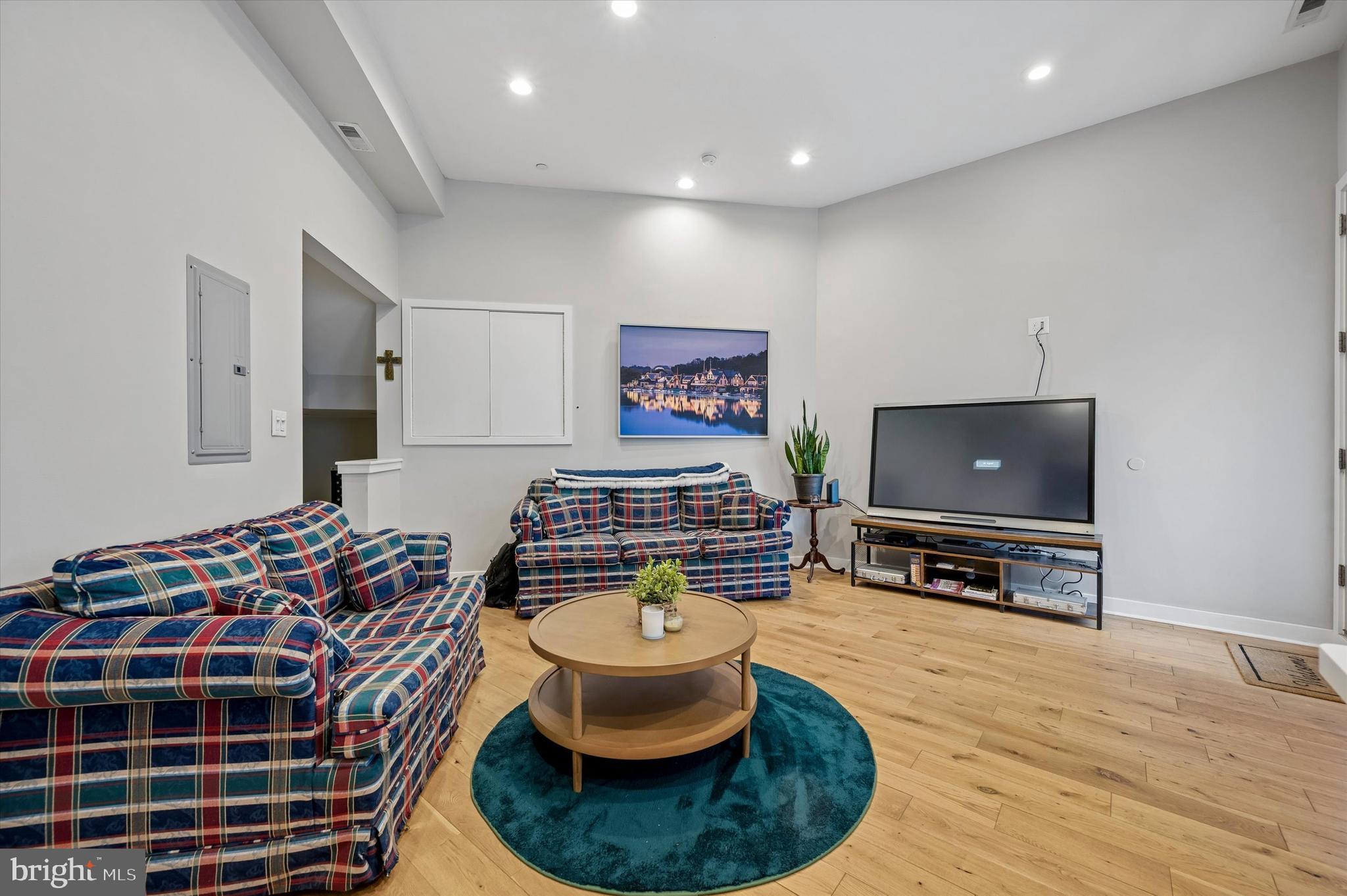 FRANCISVILLE - Residential