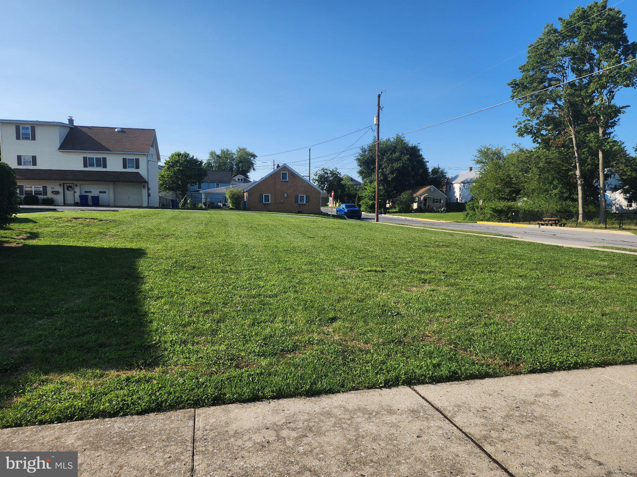 N RACE STREET