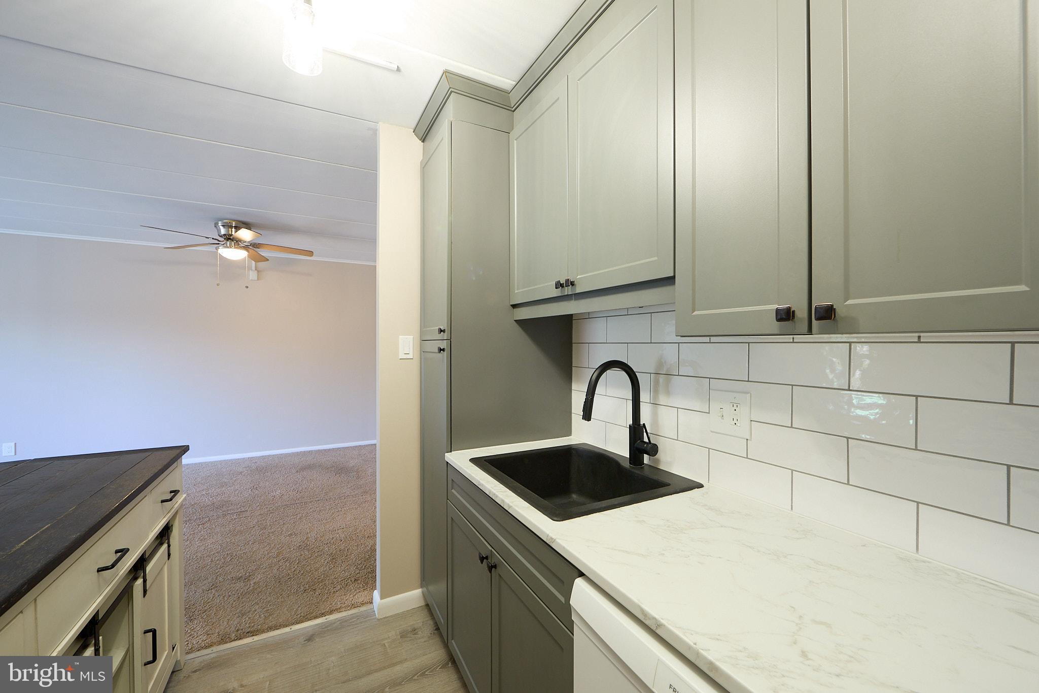 PARKER CONDO - Residential