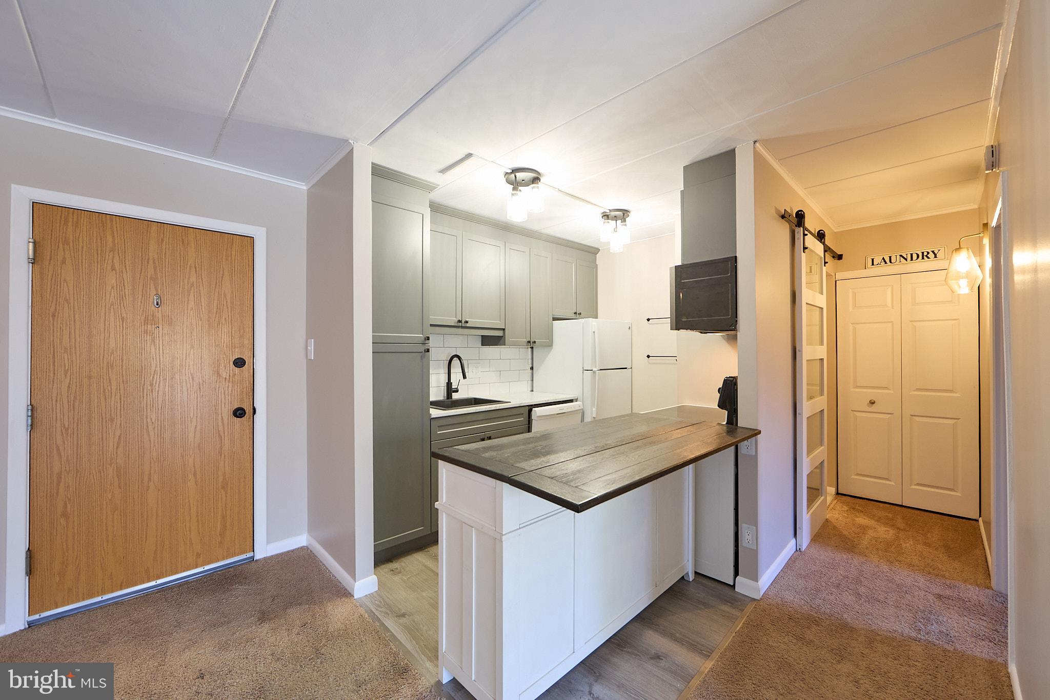 33 W CHESTER PIKE B12