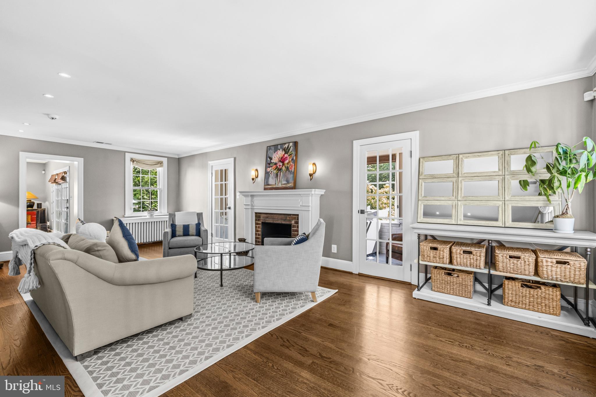 1 W MASON AVENUE