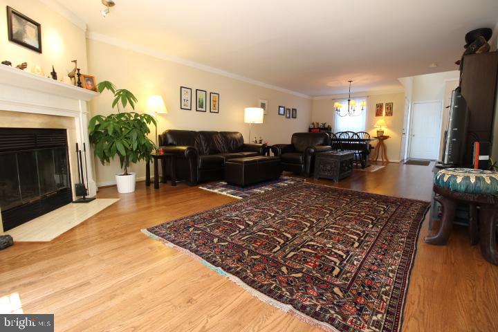 RESTON - Residential Lease