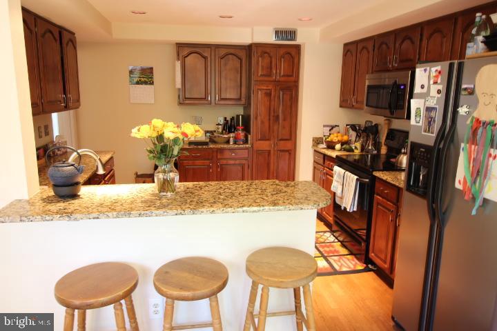 RESTON - Residential Lease