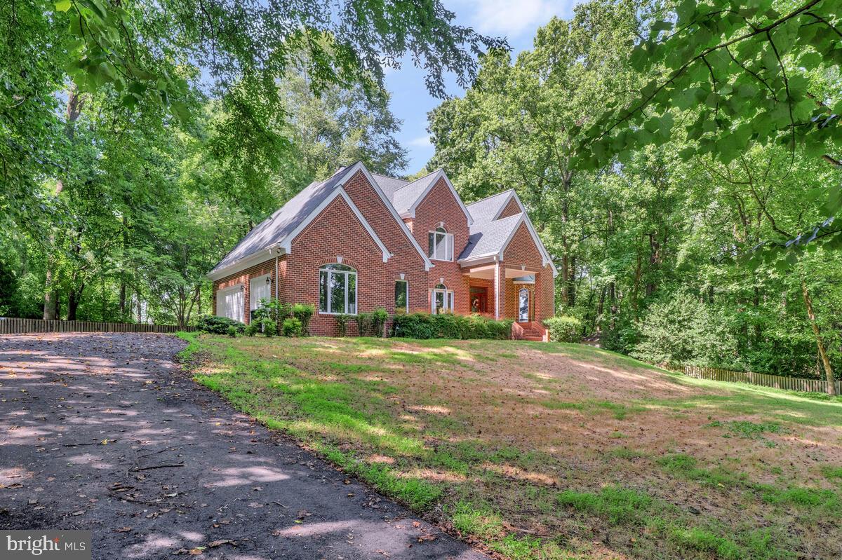 502 SENECA KNOLL COURT