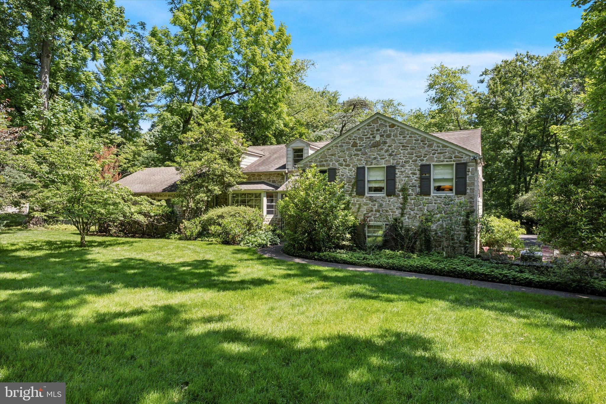 MEADOWBROOK - Residential