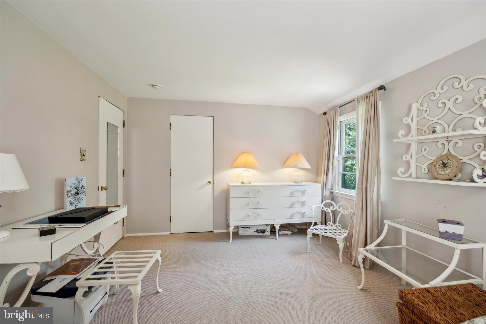 MEADOWBROOK - Residential