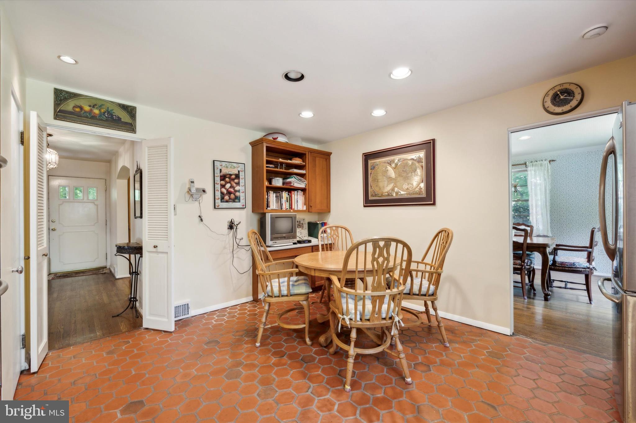 MEADOWBROOK - Residential