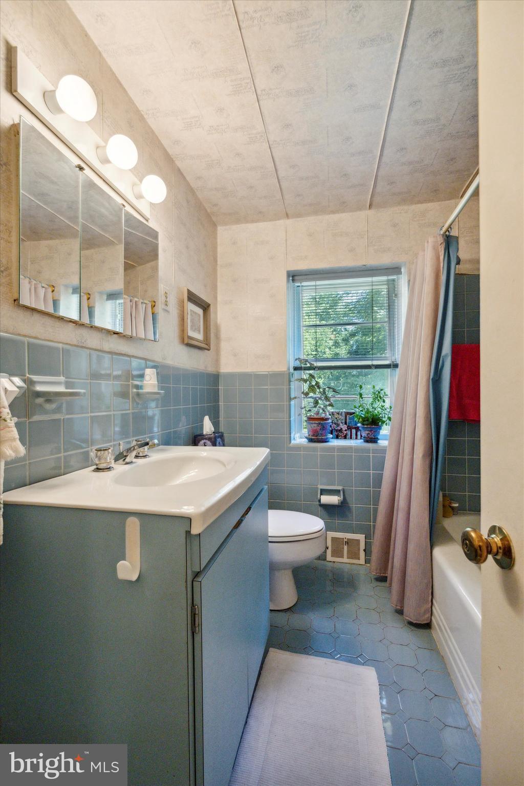 MEADOWBROOK - Residential