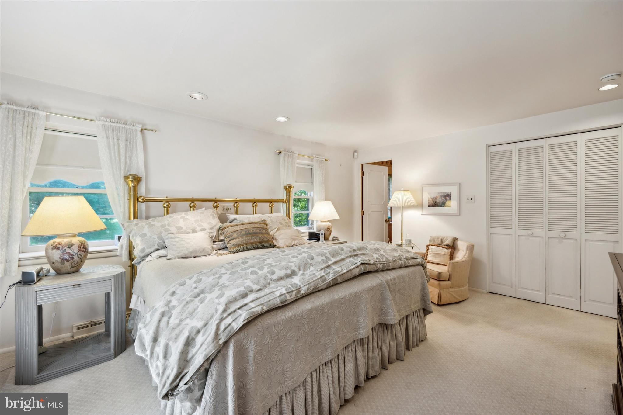 MEADOWBROOK - Residential