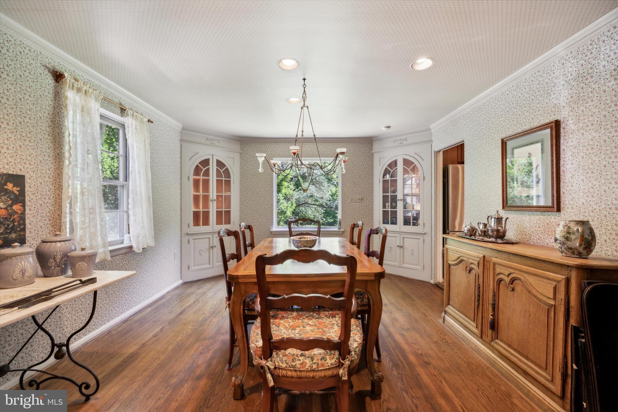 MEADOWBROOK - Residential