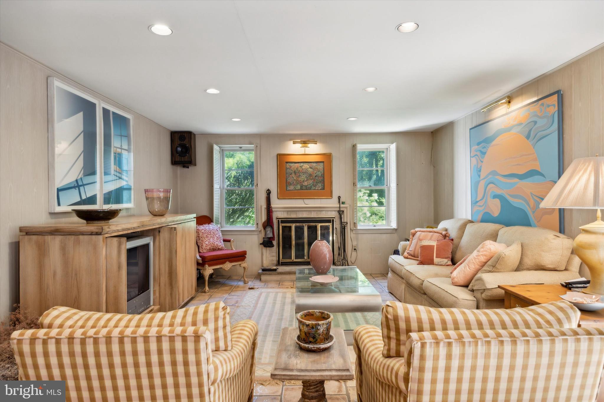 MEADOWBROOK - Residential