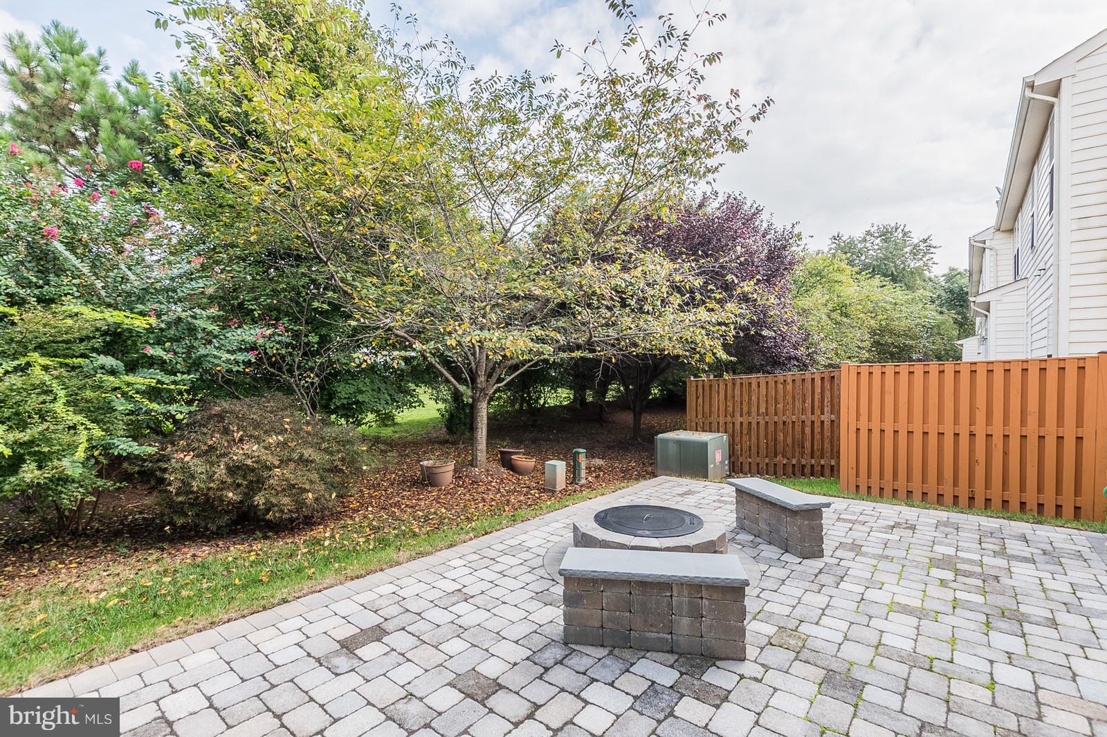 ASHBURN VILLAGE - Residential