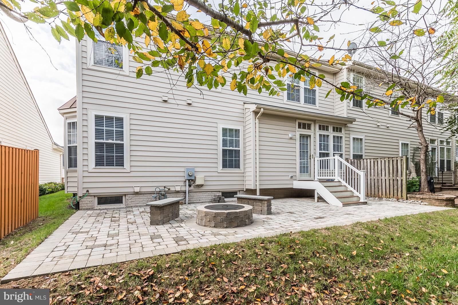 ASHBURN VILLAGE - Residential