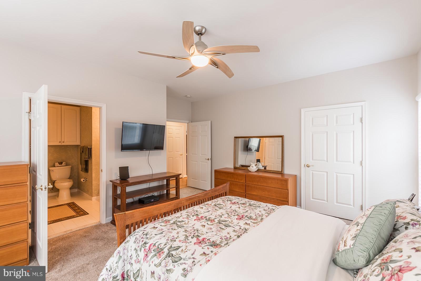 ASHBURN VILLAGE - Residential