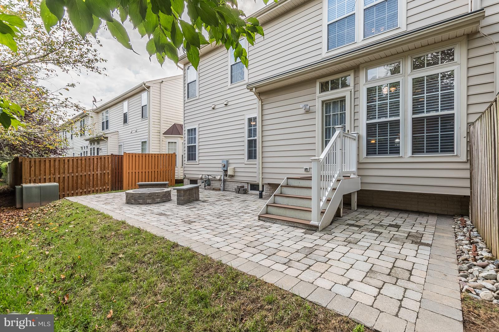 ASHBURN VILLAGE - Residential