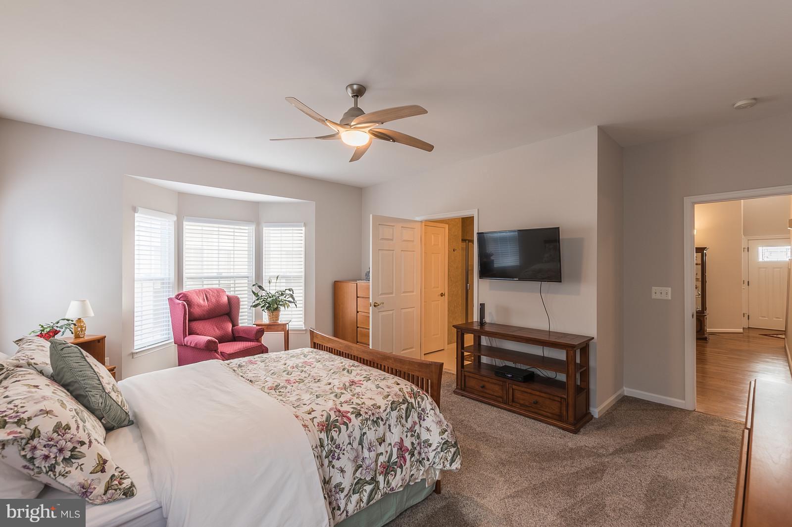 ASHBURN VILLAGE - Residential