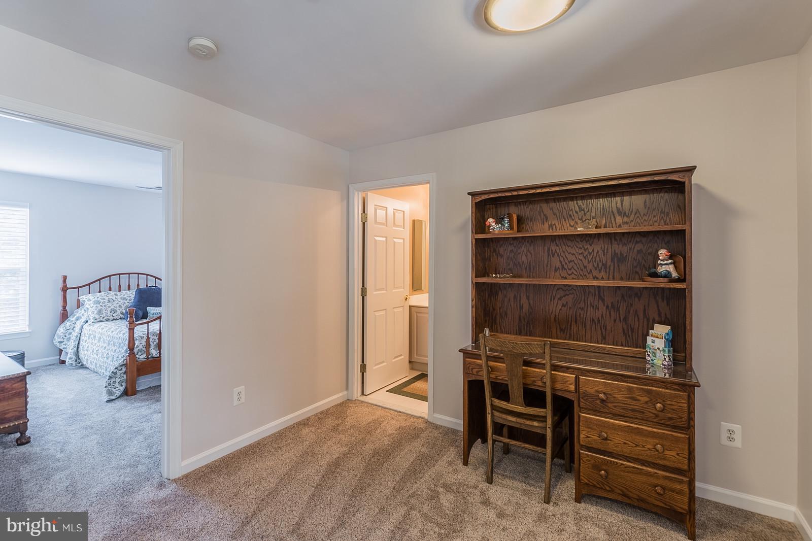 ASHBURN VILLAGE - Residential