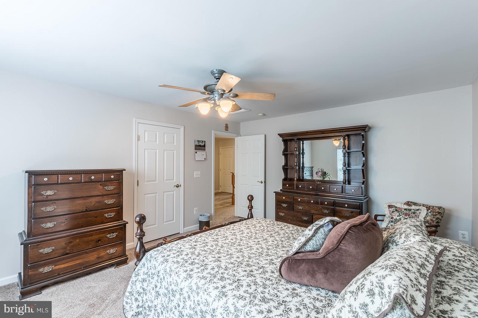 ASHBURN VILLAGE - Residential