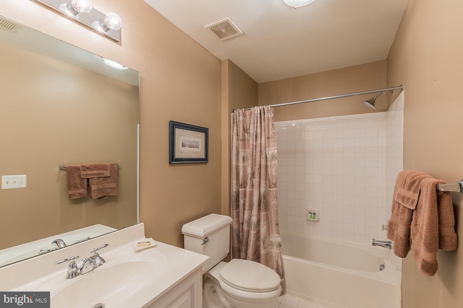 ASHBURN VILLAGE - Residential