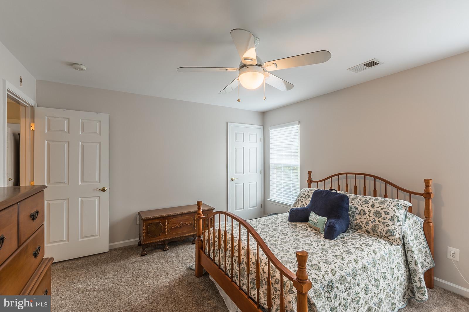 ASHBURN VILLAGE - Residential