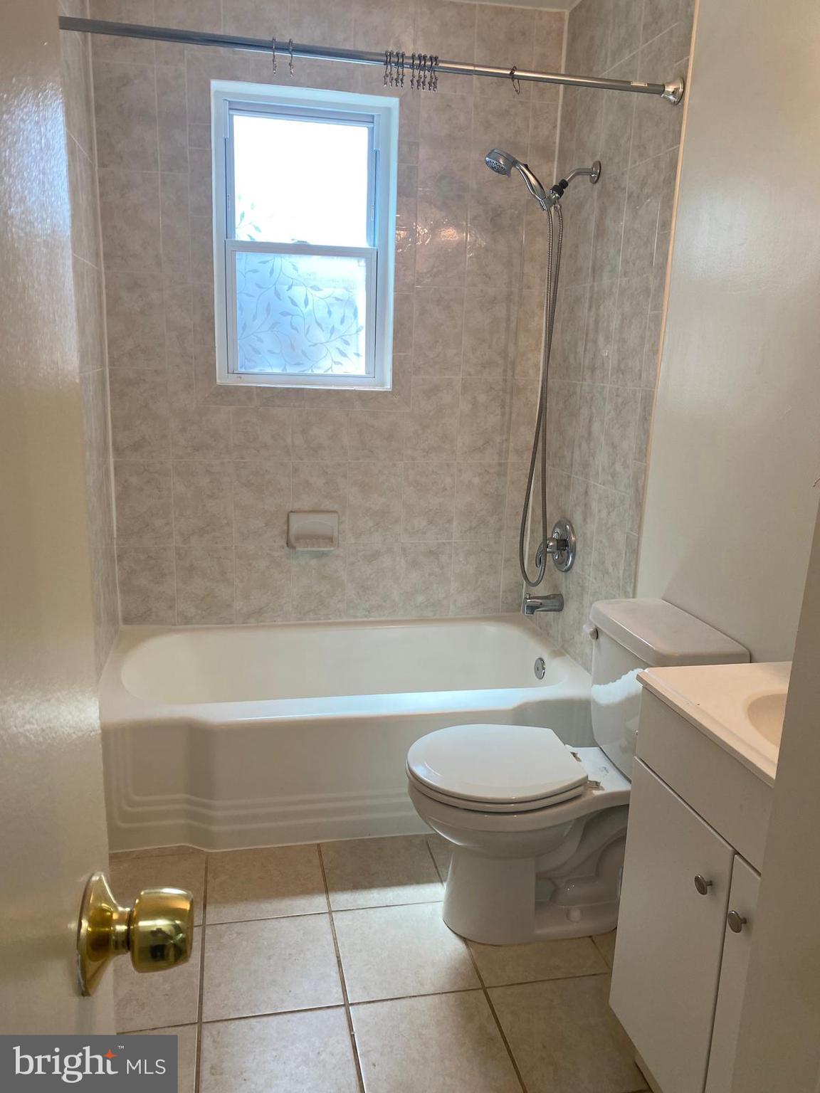 WESTHAMPTON - Residential Lease