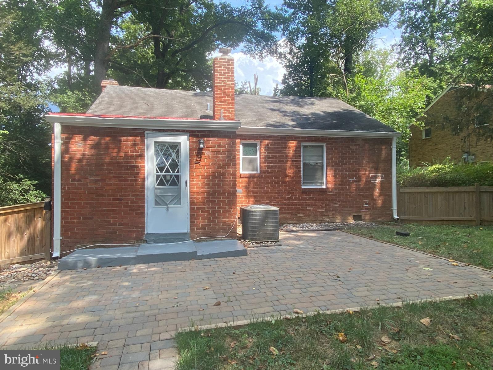 WESTHAMPTON - Residential Lease