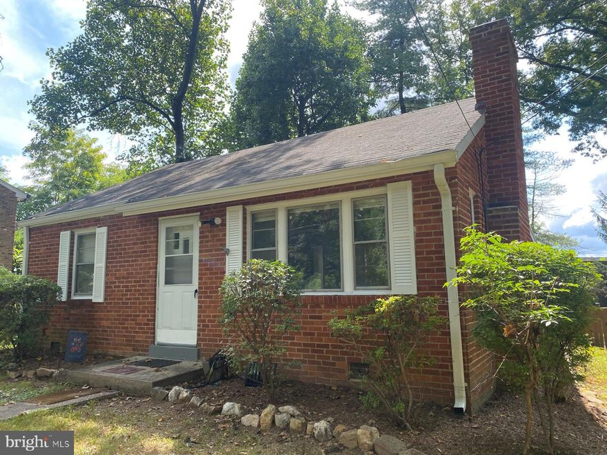 Small but CUTE 2BR 1BA Brick Rambler on a wooded LOT 4 BLOCKS from the  WEST FALLS CHURCH METRO.  Wood burning Fireplace.  Large fenced backyard. Pets allowed on case by case basis. GREAT LOCATION!!!!