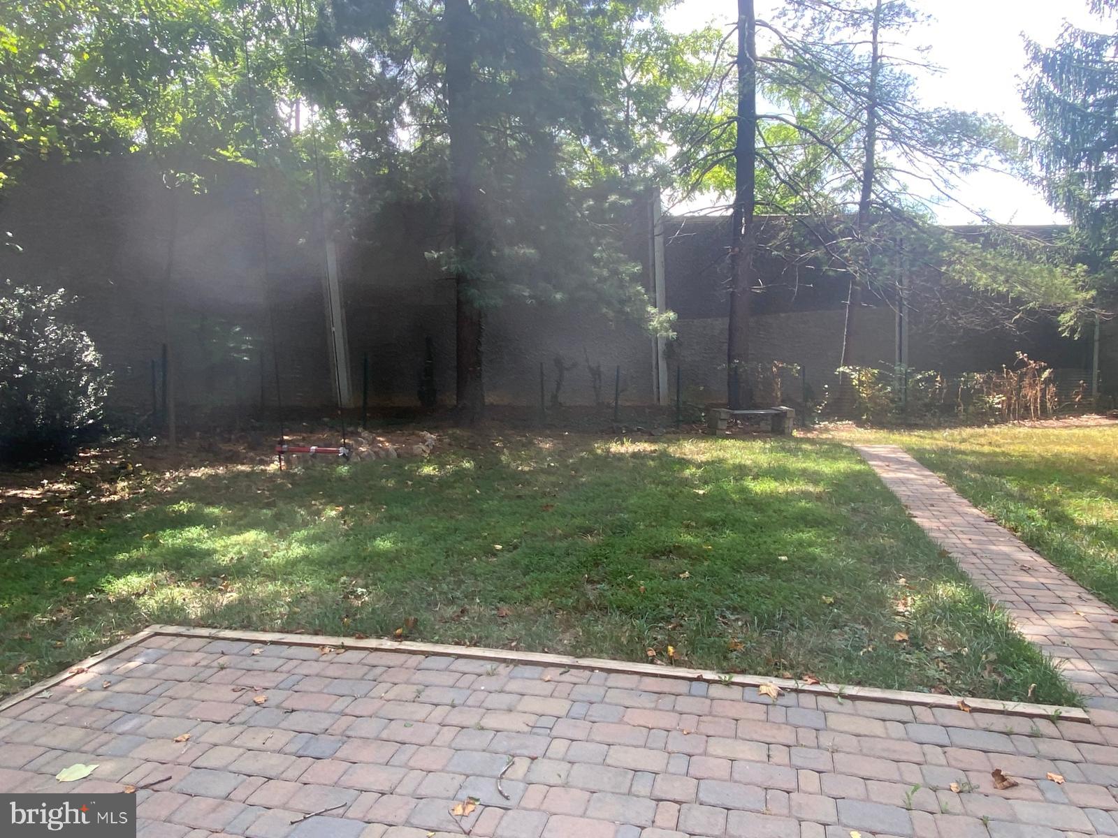 WESTHAMPTON - Residential Lease